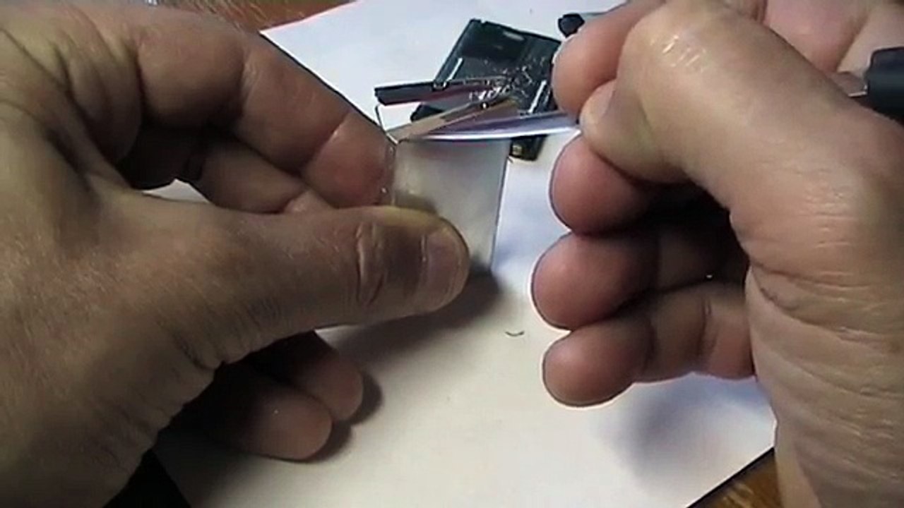 Реанимируем вздутый аккумулятор. - video Dailymotion