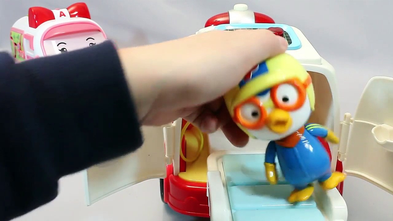 Pororo Poli Ambulance Doctor Kit Toys 뽀로로 구급차 로보카폴리 병원놀이 장난감 Мультики про машинки
