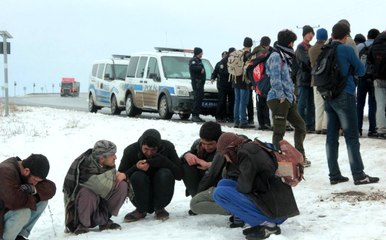 Tırnaklarını Çekip İşkence Yaptıkları 100 Göçmeni, Ankara Yerine Erzurum'a Bıraktılar