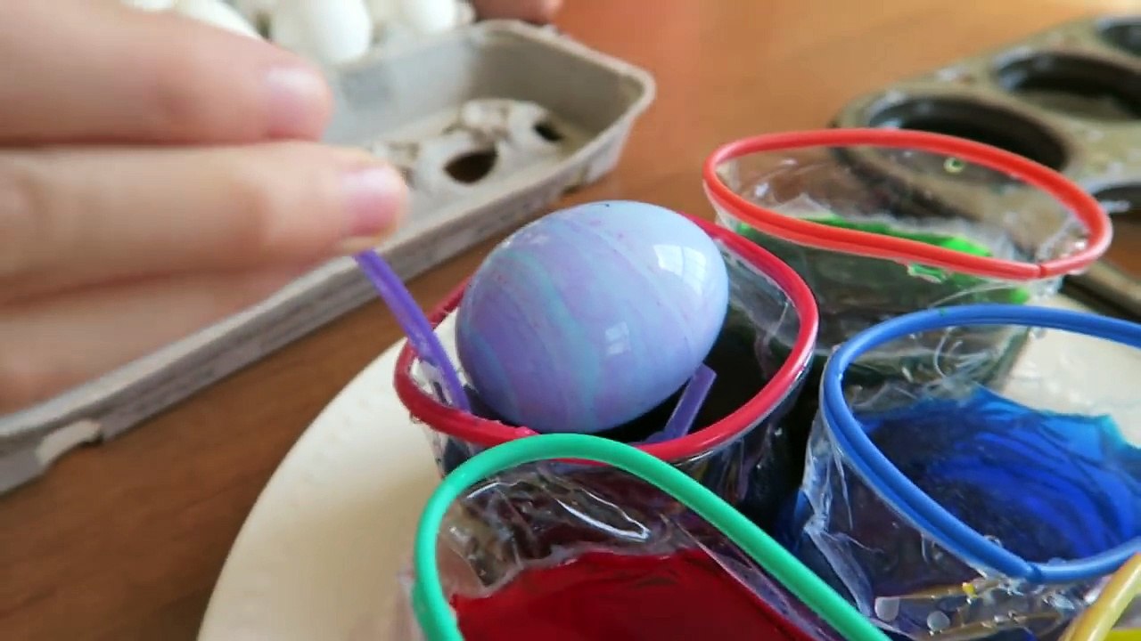 Easter 2017 Egg Hunt, Decrorating and Basket Haul / That YouTub3 Family