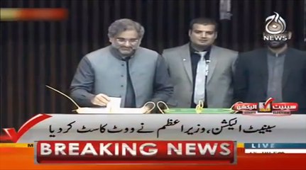 Prime Minister cast his vote | Aaj News