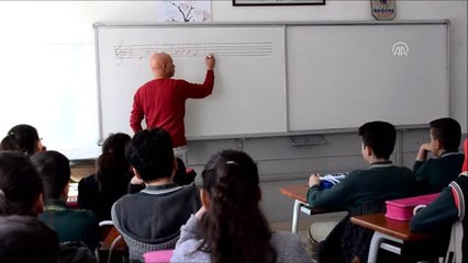 Keman Aşkıyla Saçlarını Kaybetti Ama Müzik Sevgisini Kaybetmedi