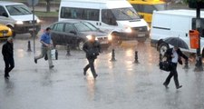 Meteoroloji Uyarmıştı! İstanbul'u Fırtına Vurdu