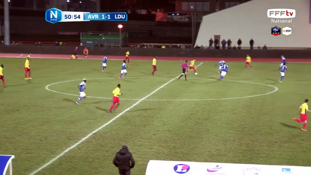 Double de JAMAL THIARE pour Avranches !!! Suite à une belle ouverture il se joue des défenseurs et du gardiens de Lyon. 2 buts à 1 pour Avranches!