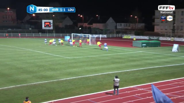 Oh la tête de COULIBALY passe juste au dessus des buts.