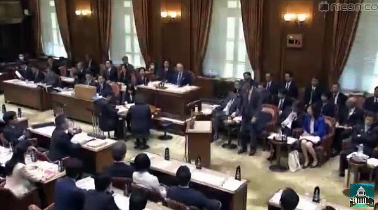 麻生財務相は朝の記者会見で「朝日」の取材能力を認める発言をしている。語るに落ちる。国政の大問題だ！
