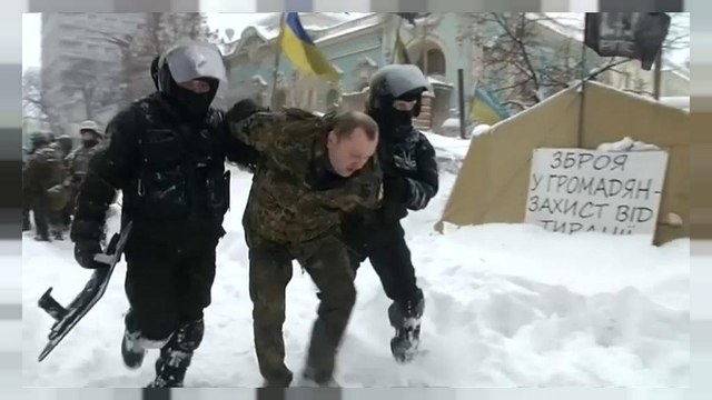 Decenas de detenidos en enfrentamientos con la policía en Ucrania