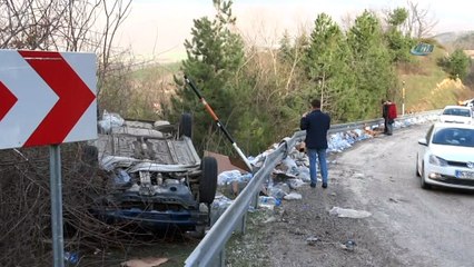 Tırdan uçan branda kazaya neden oldu: 4 yaralı