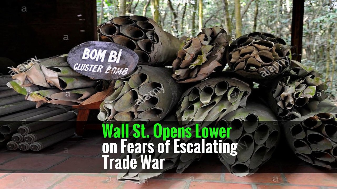 Wall St. Opens Lower on Fears of Escalating Trade War