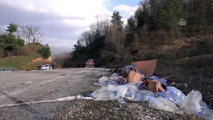 Tırdan uçan branda kazaya neden oldu: 4 yaralı - KÜTAHYA