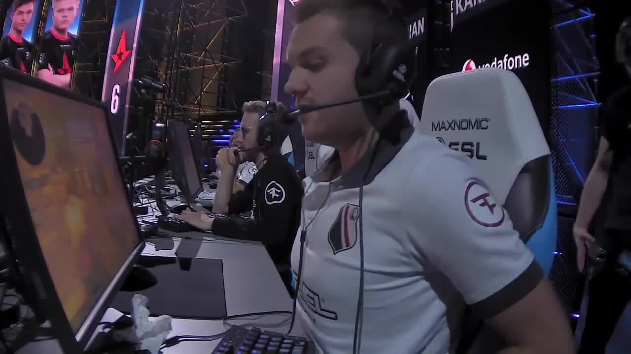 FaZe comms