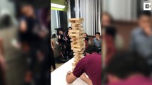 Le roi du Jenga... Ce qu'il va faire est dingue