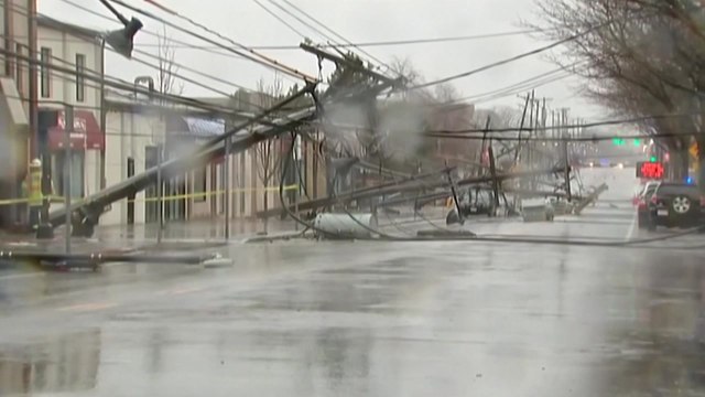 미 동부 겨울 폭풍 강타...120만 가구 정전·사망자 속출 / YTN
