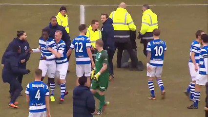 Quand des hooligans entrent sur le terrain pour attaquer des joueurs !