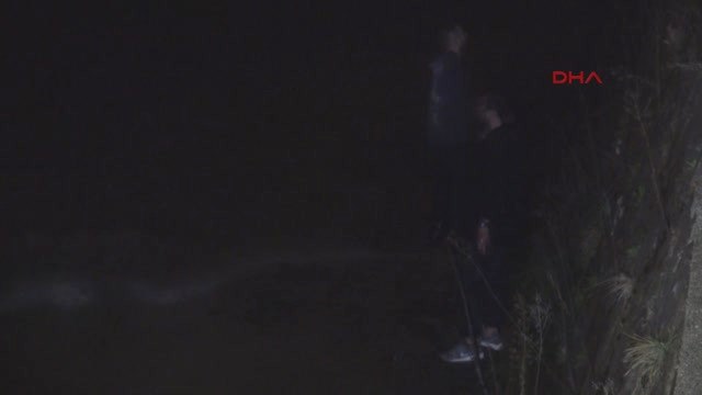 Bursa Sürücüsünün Direksiyon Hakimiyetini Kaybettiği Araç Dereye Uçtu