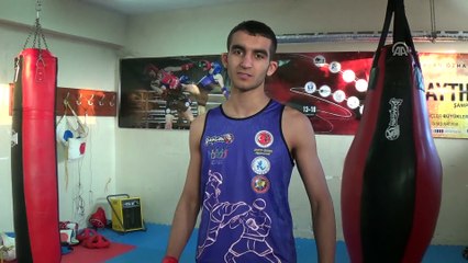 Depremin izlerini sporla sildiler - VAN