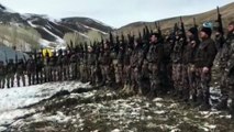 Erzurum’da hücre evinde 4 teröristi etkisiz hale getiren komandolar, operasyon sonrası ‘Komando Andını” söyledi