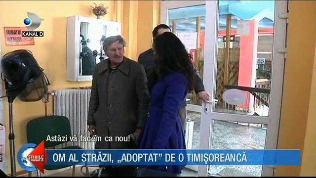 Exemplu de omenie! O tanara din Timisoara a luat acasa un om al strazii si l-a ajutat sa inceapa o noua viata! Batranul vorbeste fluent engleza si are o poveste incredibila!