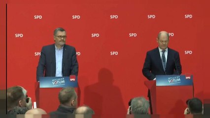 El SPD da luz verde a una nueva "gran coalición" con Angela Merkel