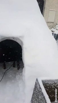 Ils se construisent un igloo pour jouer à la console et boire des bières