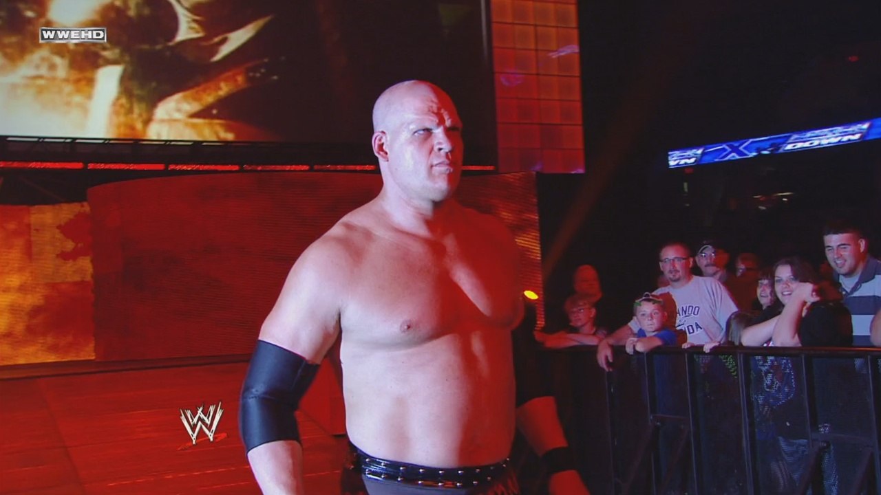 Kane vs CM Punk w/ Luke Gallows & Serena #1 Contendership Qualifying Match 5/28/10 (1/2)