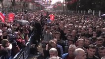 Başbakan Yıldırım, Parti Otobüsü Üzerinden Halka Seslendi