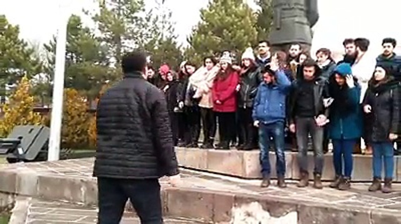 nDumlupınar üniversitesi Türkiyat araştırmaları topluluğu Dumlupınar ilk hedef anıtı önünde ordular ilk hedefiniz Akdeniz ileri emri verdi