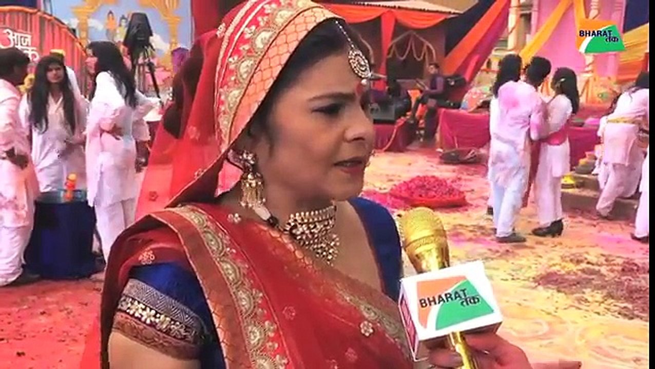 डॉ कुमार विश्वास होली में  रंगरसिया के सेट से-