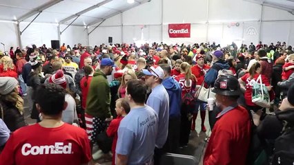 Dondurucu Soğukta Michigan Gölü'ne Girdiler