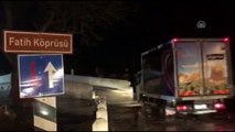 Tunca Nehri taştı, Fatih Köprüsü trafiğe kapatıldı - EDİRNE