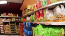Luisito Comunica Visitando un supermercado en ESPAÑA (ft. Wismichu y Auronplay)