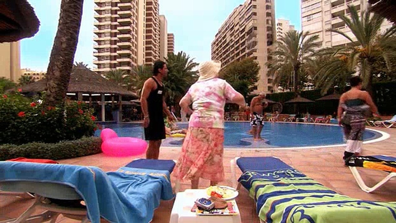 Benidorm S04E05 E 5