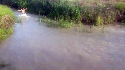 Ces eaux tranquilles sont loin d'etre si paisibles que ça...