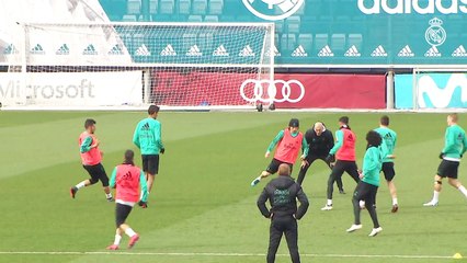 Modric y Kroos vuelven a entrenar con el grupo antes del PSG