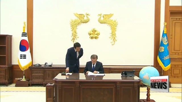 South Korea's Moon Jae-in to send special envoys to N. Korea Monday to broker talks with Washington