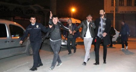 6 Kişiyi Yaralayıp Gazetecilere Saldırdı: Benim Anam Bacım Bakıyor Televizyona