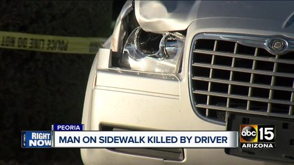 Man dies in Peoria after being hit by car