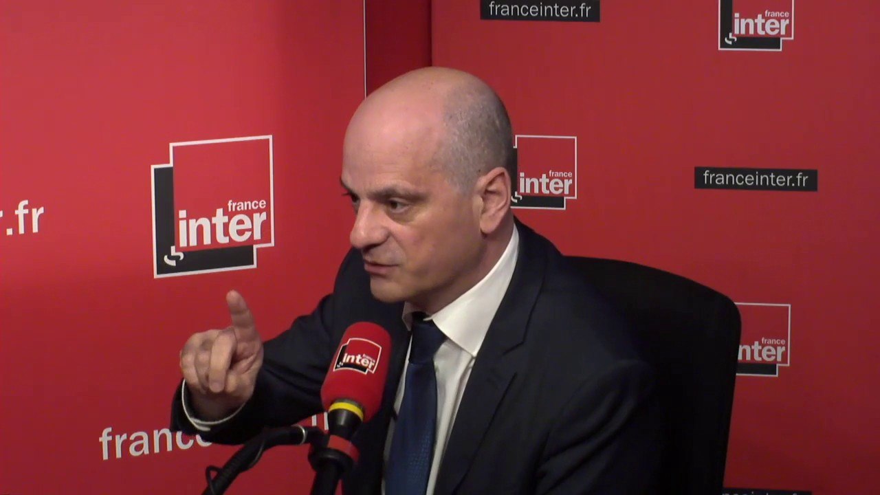 Jean-Michel Blanquer : "200 à 300 classes rurales fermées à la rentrée prochaine (...) mais ne pas caricaturer le rural contre l'urbain"