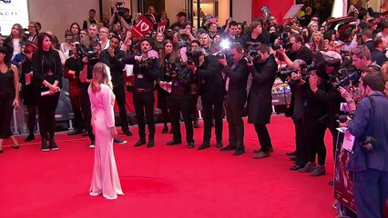 CAPTAIN AMERICA Civil War - Elizabeth Olsen Is Stunning - European Premiere Footage