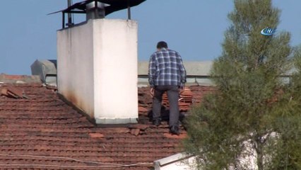 Çatıda ölümüne çalışma kamerada