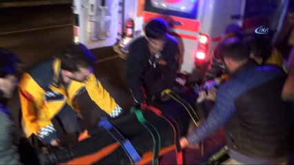 Alkollü sürücünün kullandığı otomobil direğe saplandı:1 yaralı