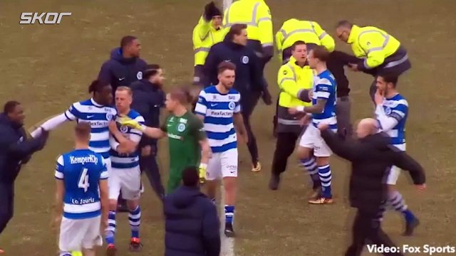 Hollanda'da taraftarlar futbolculara saldırdı