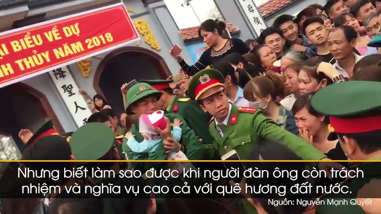 Ông bố bỉm sữa khóc hết nước mắt khi chia tay vợ trẻ con thơ để lên đường nhập ngũ