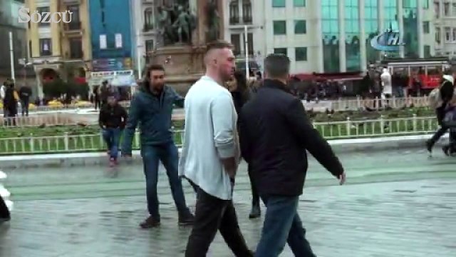 Erkek arkadaşından şiddet gören kadına engelli bir vatandaş yardım etti