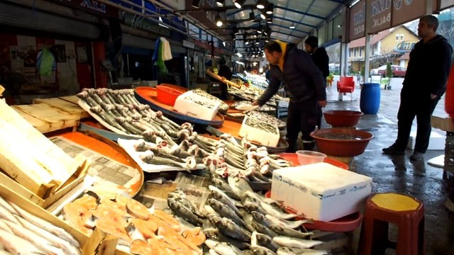 Yerli hamsi tezgaha pahalı düştü