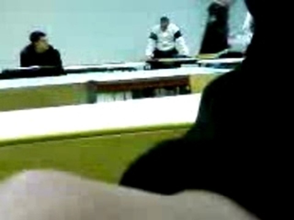 Ben ben  dans le viol de table