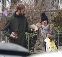 Bir Dönemin Yıldızı Elaine Lordan, Alkol Bağımlılığı Yüzünden Tanınmaz Halde