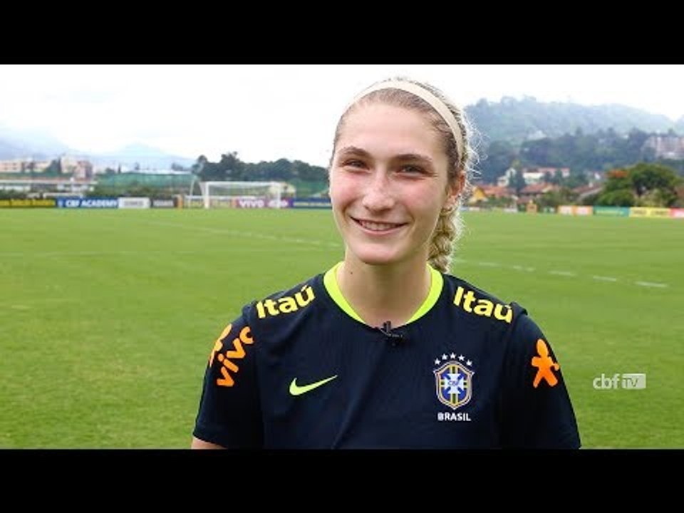 Seleção Feminina: Americana, Jeniffer escolheu vestir a camisa do Brasil em homenagem a mãe