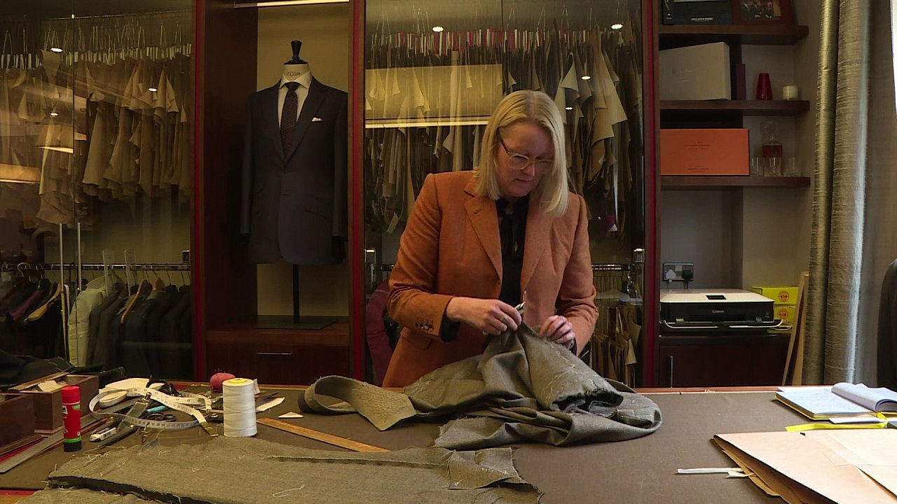 Journée internationale des femmes: portrait d’une femme tailleur