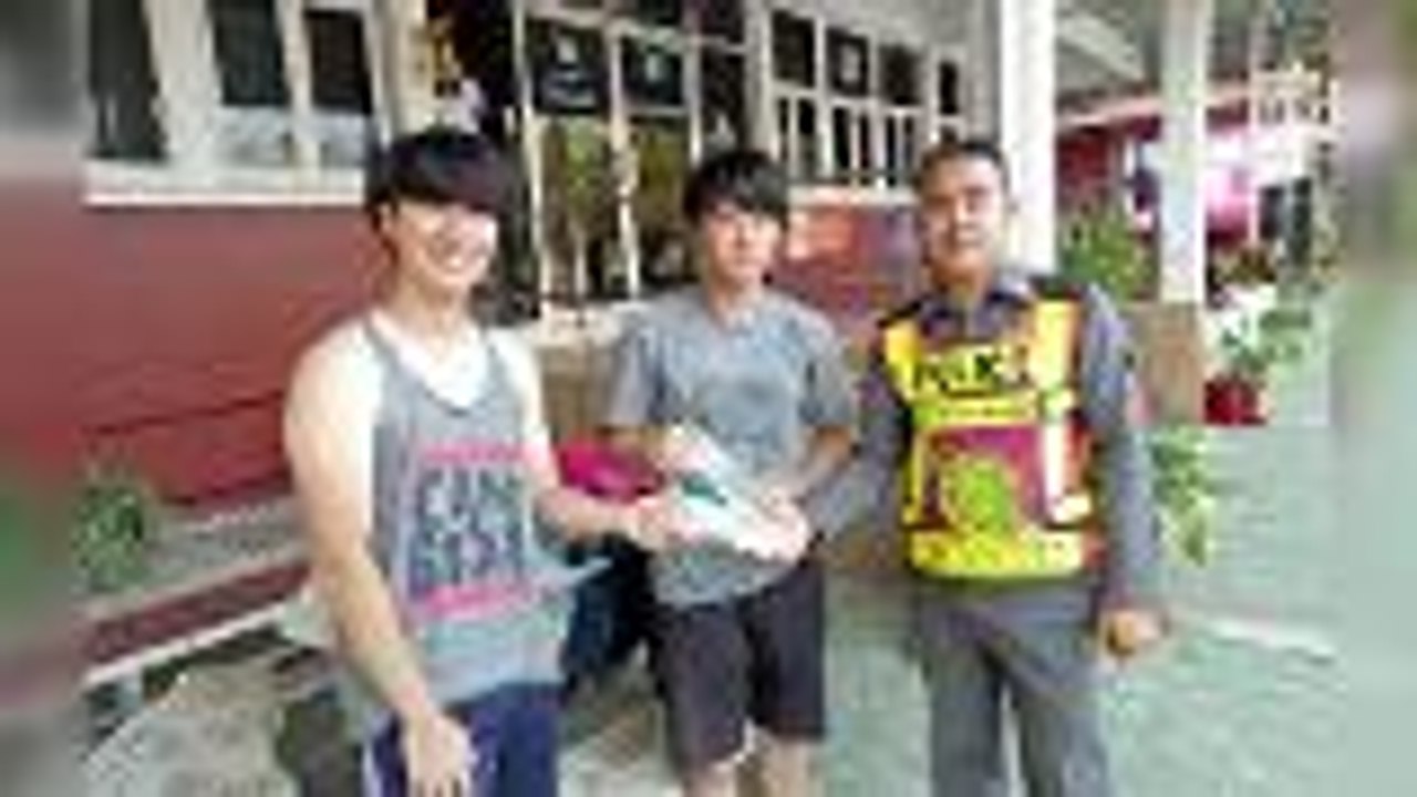 Japanese students 'beg-packing' in eastern Thailand